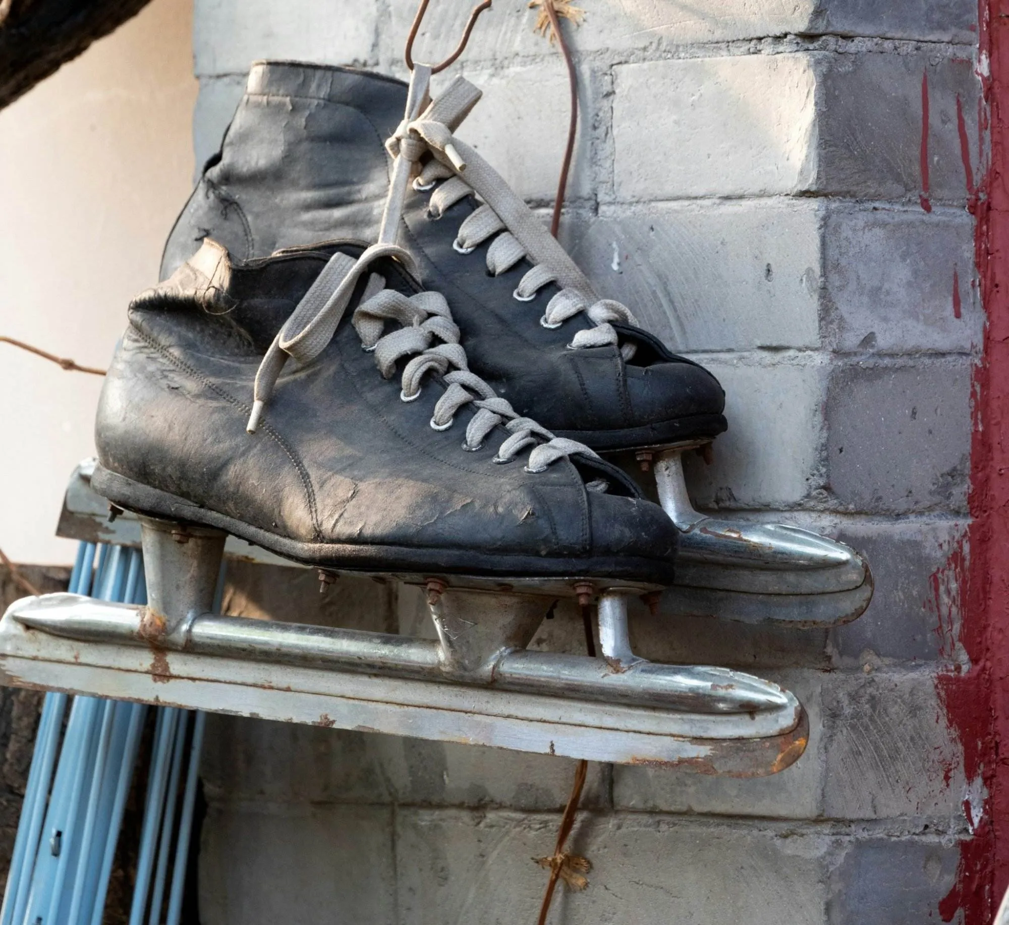 pattini neri da ghiaccio